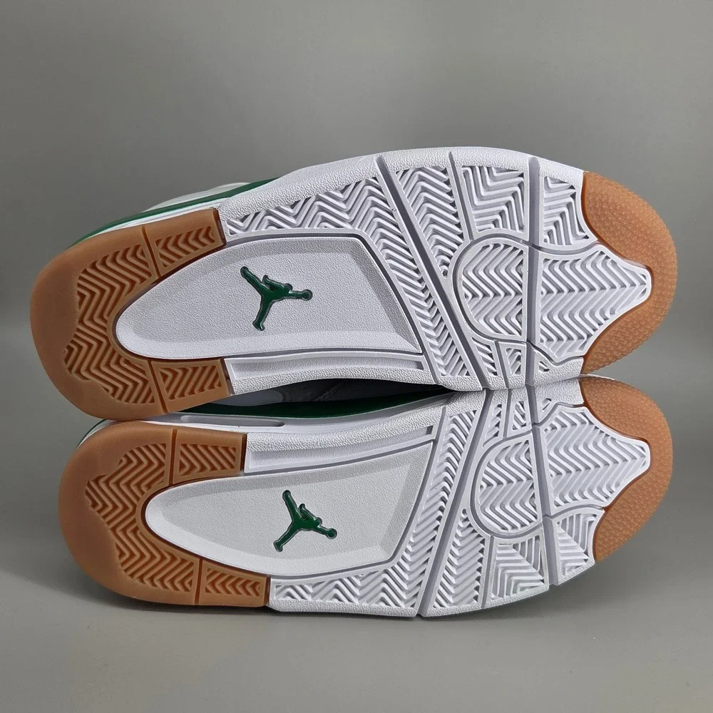 Jordan Stadium 90 Sneakers‎ Boys 6Y White Grey Lucky Green Low Top Gum Sole New